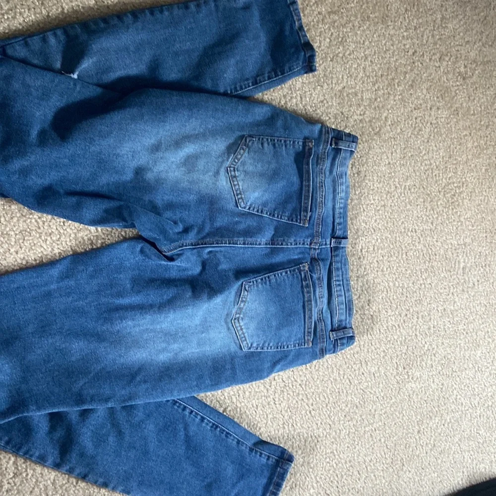 High Rise Ripped Mom Jeans - Picture 3 of 3